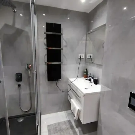 Pino Marengo Lägenhet